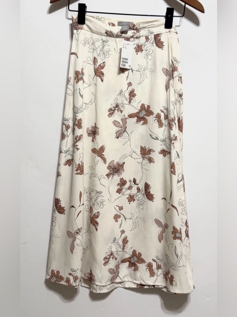 NWT H&M beige cream floral print panel wrap skirt
